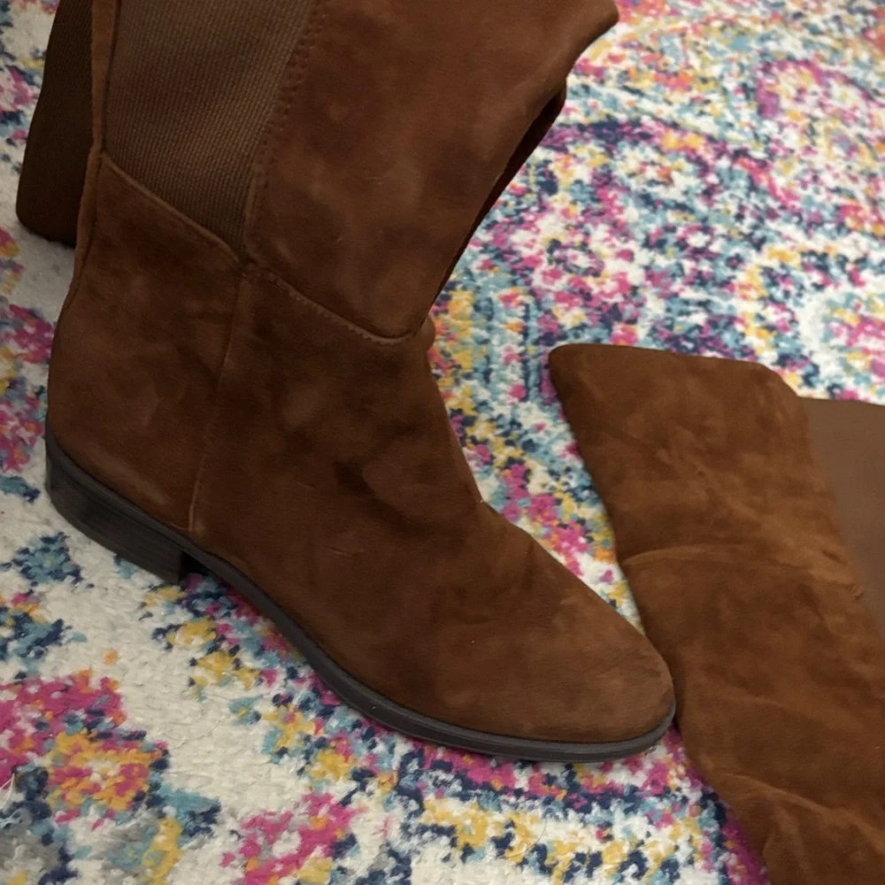 Brown Suede Over-the-Knee Women's Boots - Picture 2 of 3